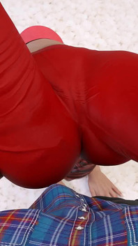 Dónde está el corazón: milf madura haciendo yoga terminó con corrida en los pantalones de yoga - episodio 185