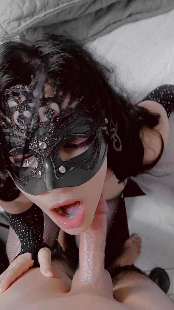 Araborgasm: Một người phụ nữ Algeria trẻ và sữa xuất tinh...