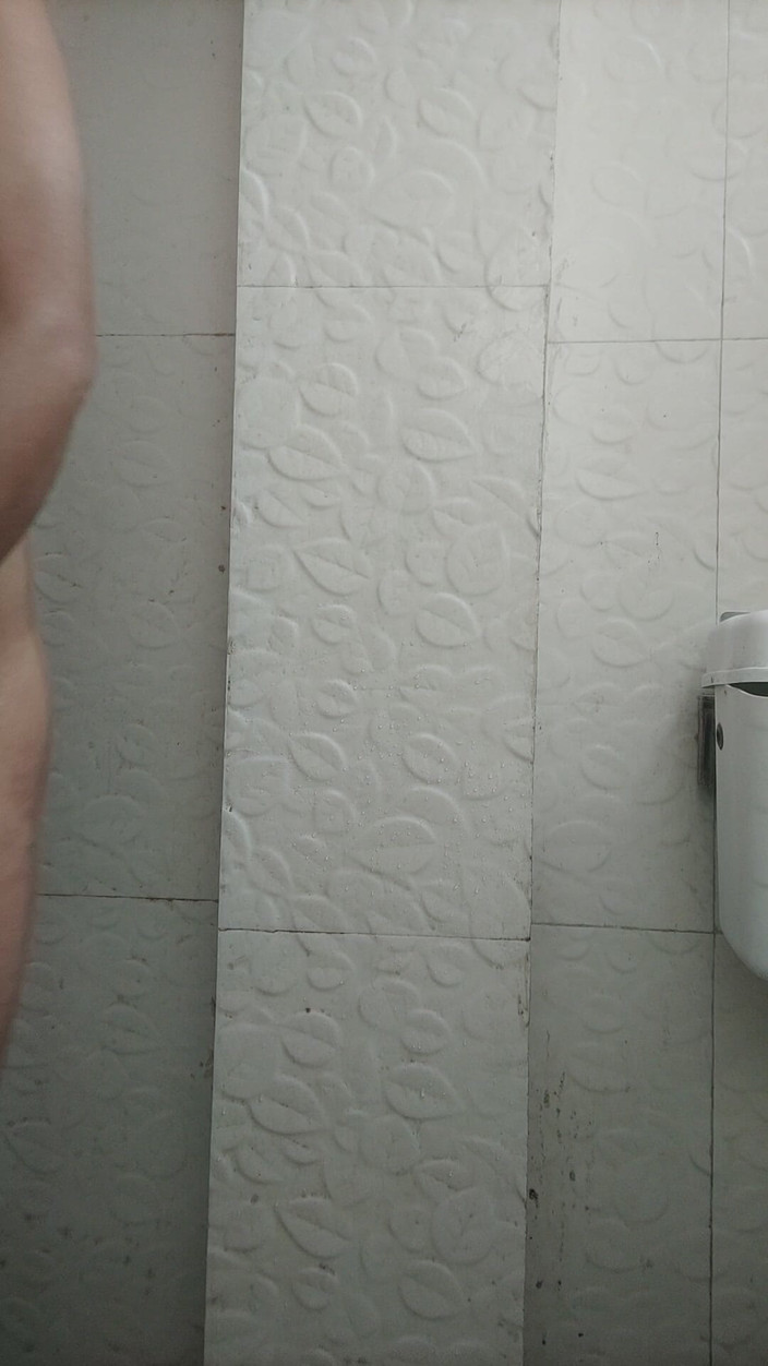 Butty89: Zeigt jetzt eingeölten hinterntanz.