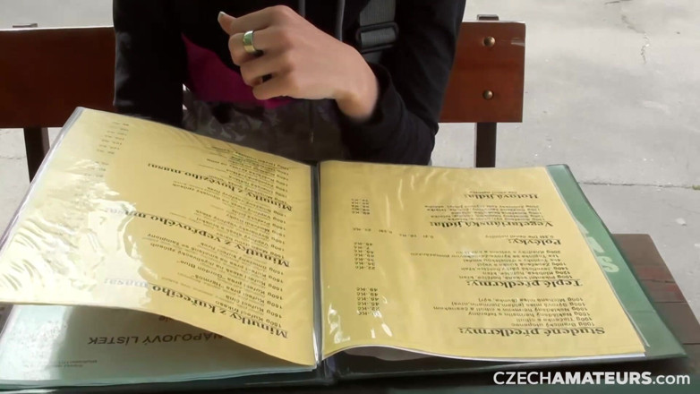 CzechAmateurs: Amatori cehi 13: Petr ejaculează!