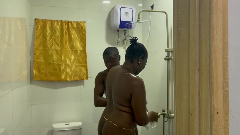 Sex naija 1: 저항 할 수없는 화학 및 원시 침실 욕망과 열정적 인 밤