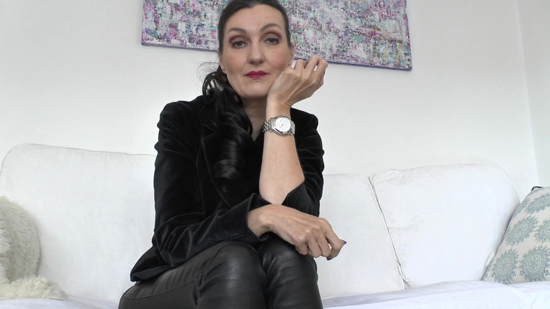 Lady Victoria Valente: Pod dohledem hodin: Dám vám pět minut, pak to uděláte!...