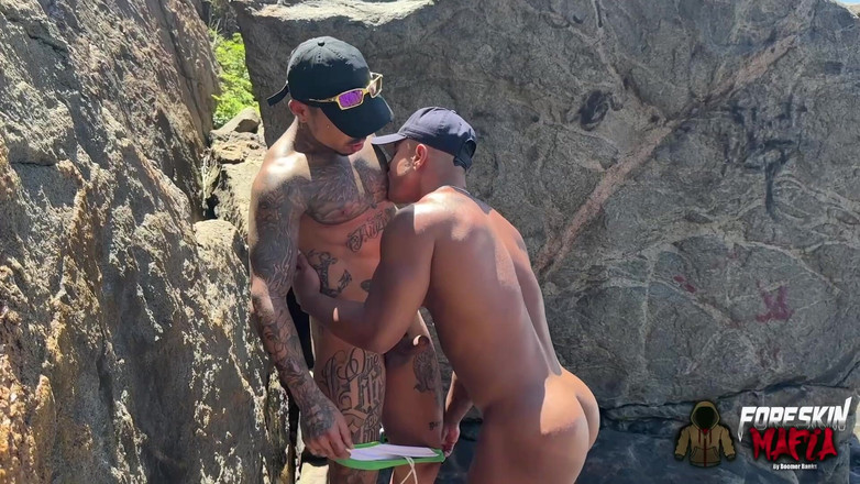 ForeSkinMafia By Boomer Banks: Foreskinmafia: Hayden Gotti neukt Jhon Prado homoseks strand anale hardcore