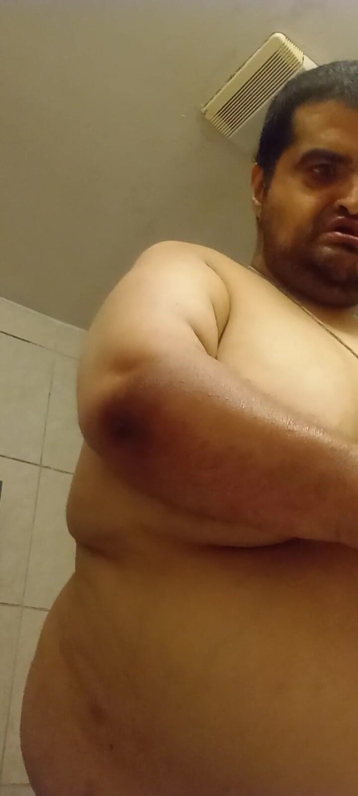 Chubbytits16: Qui veut sucer mes énormes tétons