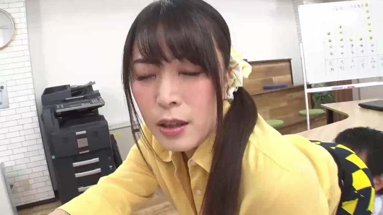 Raptor Inc: Bagaimana Presiden Yuka Hirose menggunakan pantatnya yang sangat erotik untuk...