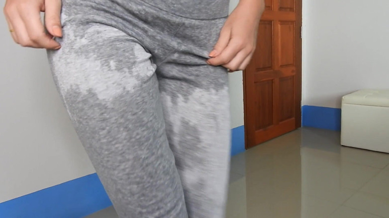 MissAnja_FH: Tanzen in getränkter pisse / squirting