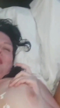 Mein ehemann gibt mir und meinem freund sexy leidenschaftliche massage