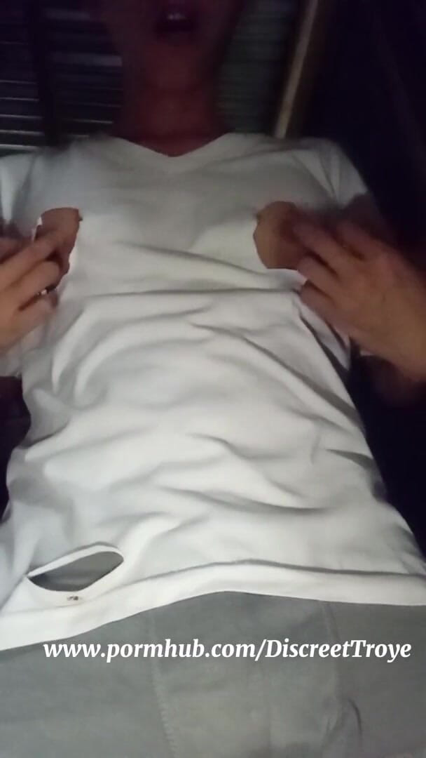 Troye_AsianPinoy: 菲律宾热辣男孩在下雨时在清晨自慰