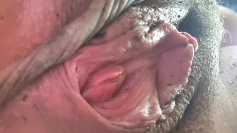 Mania Pigmilk: Eingesaute Muschi Im Wald, Extrem Close up