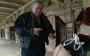 Absolute BDSM films - The original: Demütigendes dominierendes spanking auf der farm