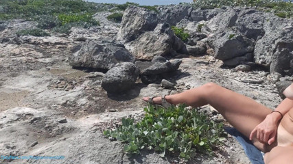 ProgrammersWife: Riskante masturbation an einem strand, meine möpse schütteln sexily
