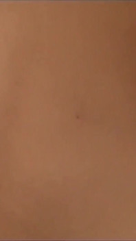 Stříkací kouření pro maskovaný amatérský pár