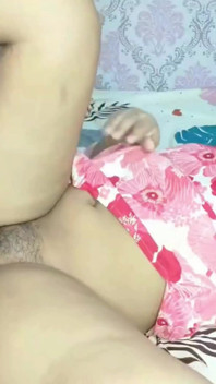 Celana dalam adik tiri hilang, saudara tiri mencarinya dan sebagai gantinya disetubuhi
