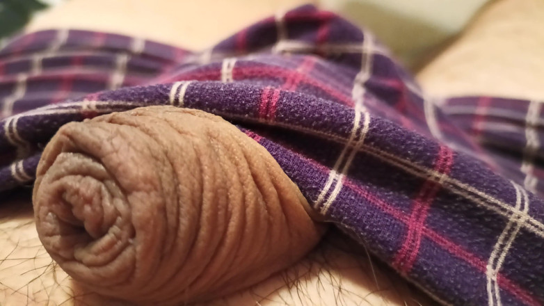 ArchiRusik: Kulup prepuce kontol yang belum disunat!
