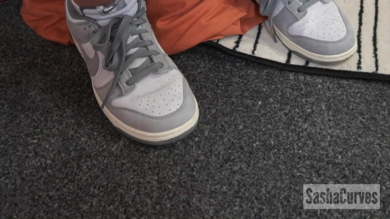 Sasha Curves: Minik oda arkadaşlarımla oynuyorum