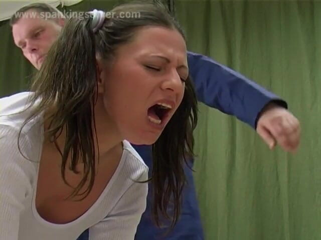 Spanking Server: Luisa whipping