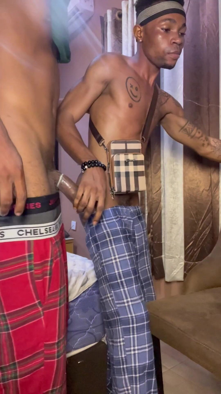 Dickofpolicy: Neříkej to mámě