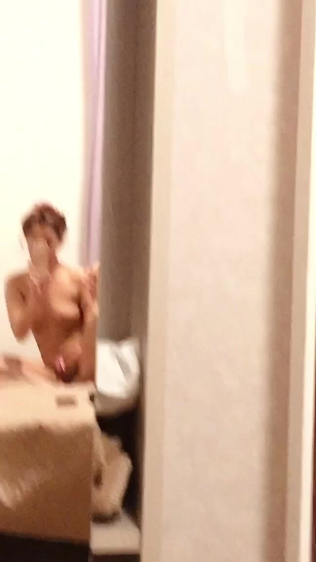 Dolls Cult: Mel ed io nella nostra camera d'albergo