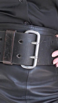 Le cadeau de la ceinture du pompier Rudi : ajustement de la ceinture et comparaison, Lady Victoria Valente