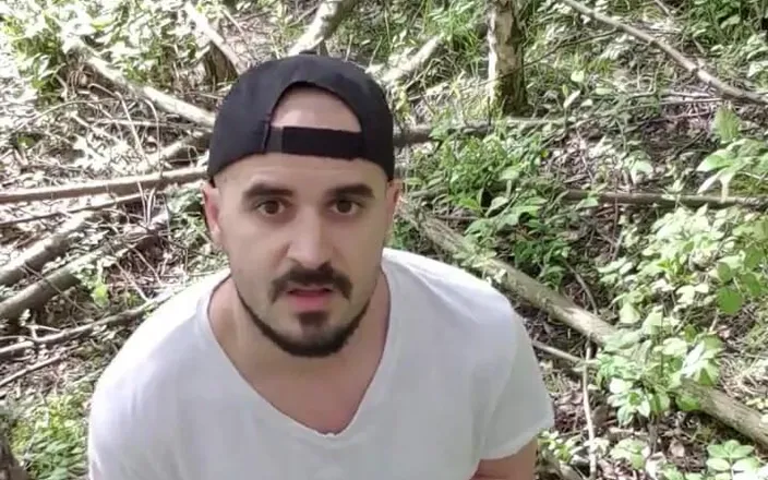 Xisco: Forest jerk off