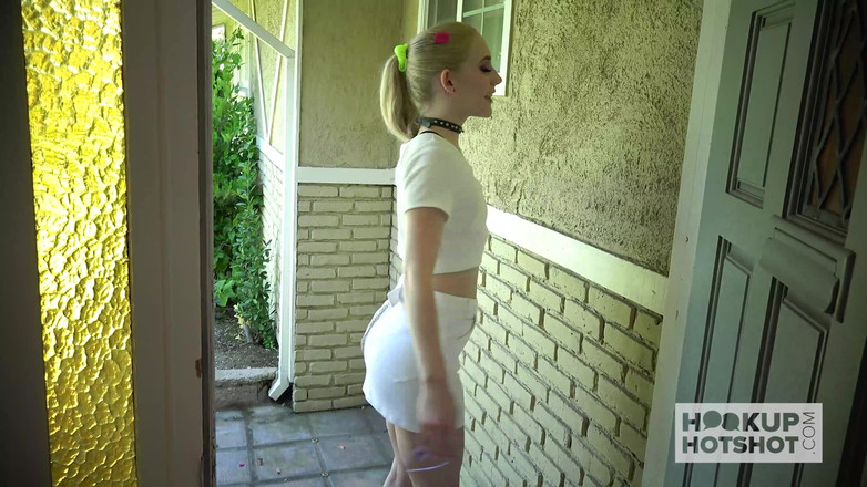 Hookup Hotshot: Emma Starletto Likes to Suck Bryan Gozzling's Huge Cock!