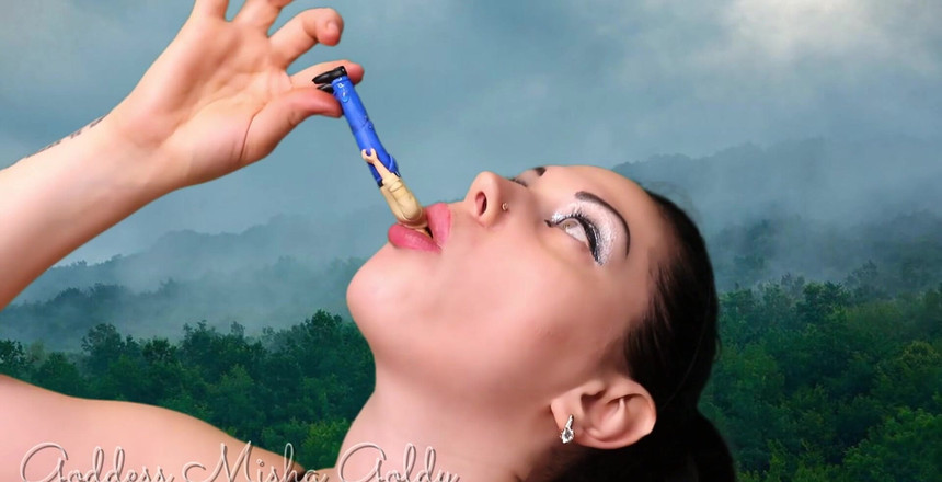 Goddess Misha Goldy: Gigante poderosa e sexy está com fome, e hoje o...