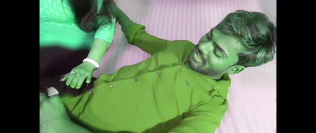 Jayanta Banik: Un vecino sedujo india y hizo una sesión de sexo