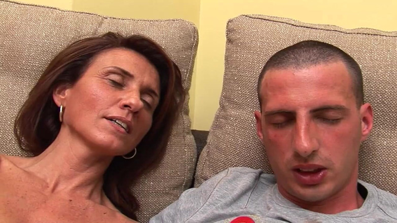 My porn family: Сводная сестра моей мачехи не знала, что у ее мачехи такой большой хуй