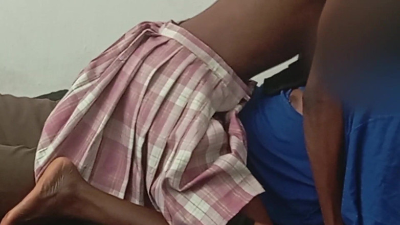 Petite Erotic Africa: 교복을 벗고 더 잘 섹스하는 마른 흑누나 십대