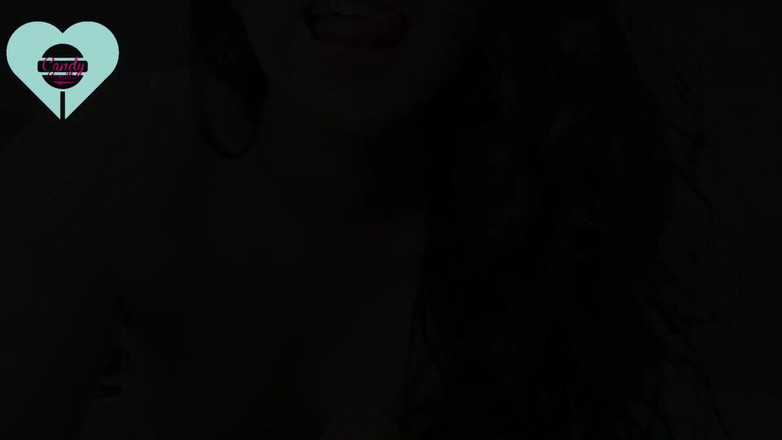 Candy Camille: Cutie berijdt een dildo en krijgt creampie