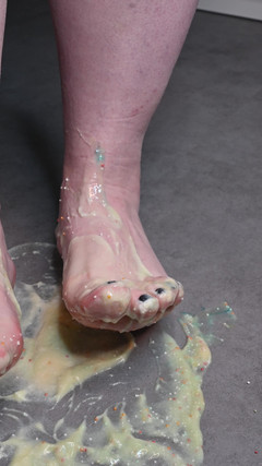 Sexyskyfeet: Asmr Kremsi Puding Ayak Kalın Pudingi Parçalıyor Ve Serpiştiriyor