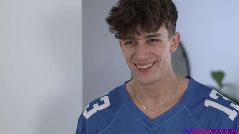 StepSiblings Caught: 2024年2月フレーバー・オブ・ザ・マンス:セオドラ・デー - S4:e7