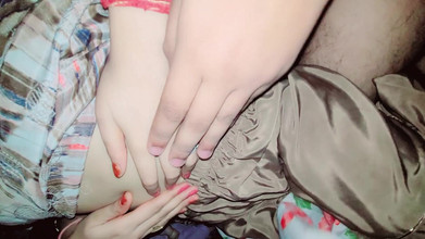 Roobi sharma: Sexy desi indická vesnická dívka zachycená na kameru