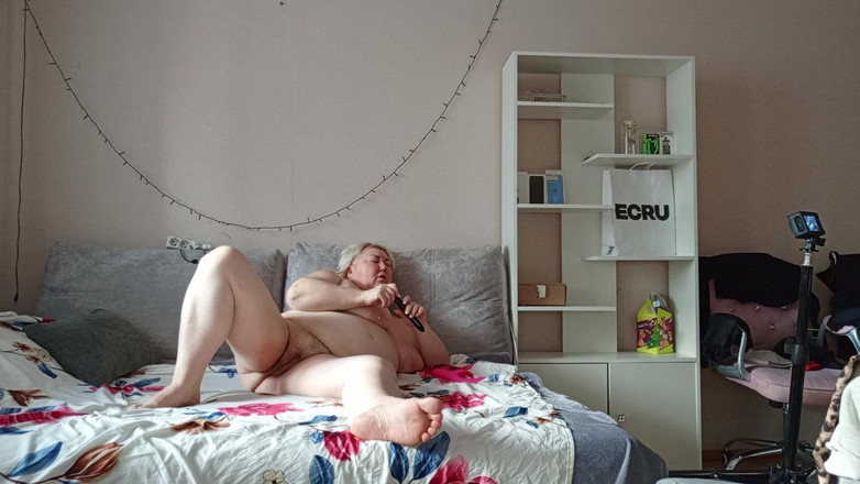 Zona901: Üvey annenin amcığı ve seks oyuncakları