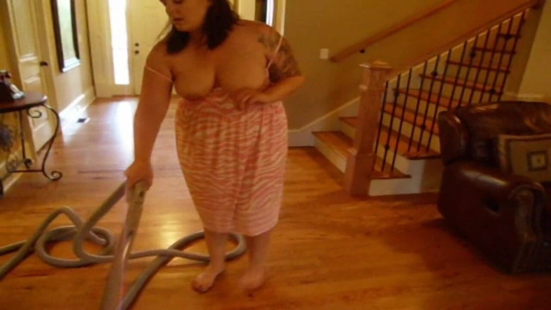 Sexy Amateurz: Aspirateur dans une robe