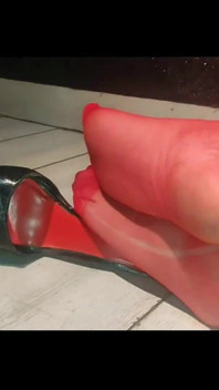 Si cewek sange dengan stoking nilon 4
