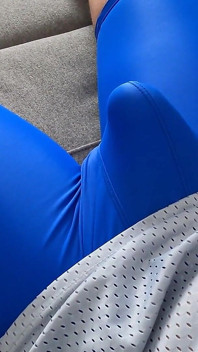 I Get an Erection and Ejaculate When I Feel the Bulge in My Leggings.