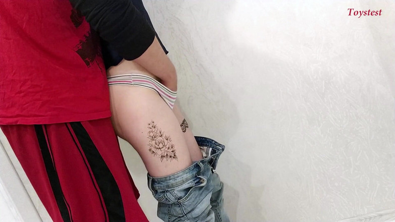 Toystest: 誰もいない間に義理の妹とさっさとセックス