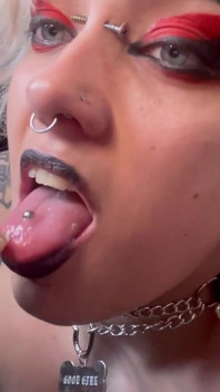 Tiny Man se ascunde în Glitterqueen1999 S gura ca ea suge pula iubitului Uriașă în scădere fetiș