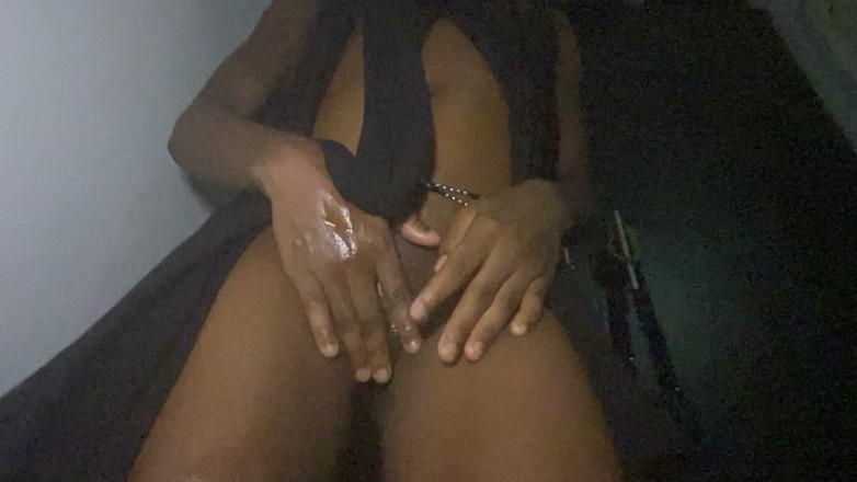 Browngurl234: हॉट सांवली बेब चेहरे पर बैठती सेक्सी नृत्य मोटी चूत दिखा रही है बुलबुला बट (भाग 2) पीओवी