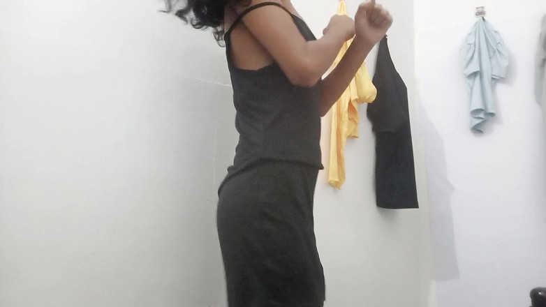 desigirl93: Неверная индийская жена мастурбирует для своего любовника!