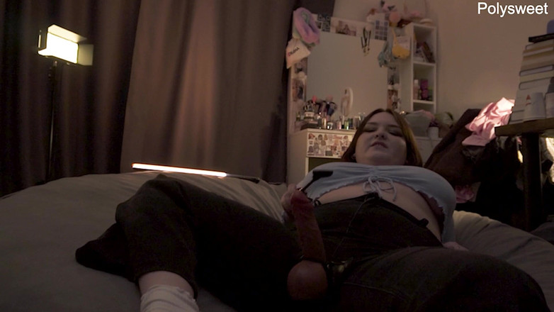 Polly Sweet: Instructions pour en vêtements, vénérer les pieds de la maîtresse...