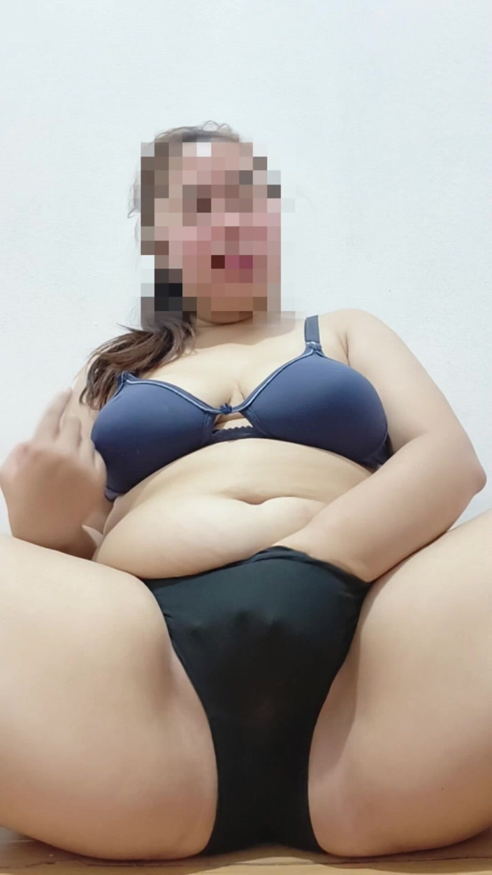 Vaginabig88: Questo grande sbirciato non è stato da molto tempo ed è secco