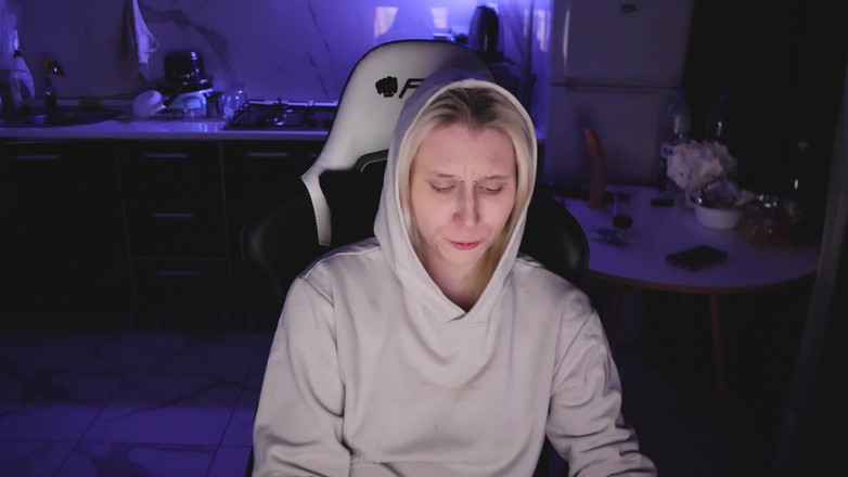 MertyXXX: Ik Ben Mijn Asbak Thuis Kwijtgeraakt