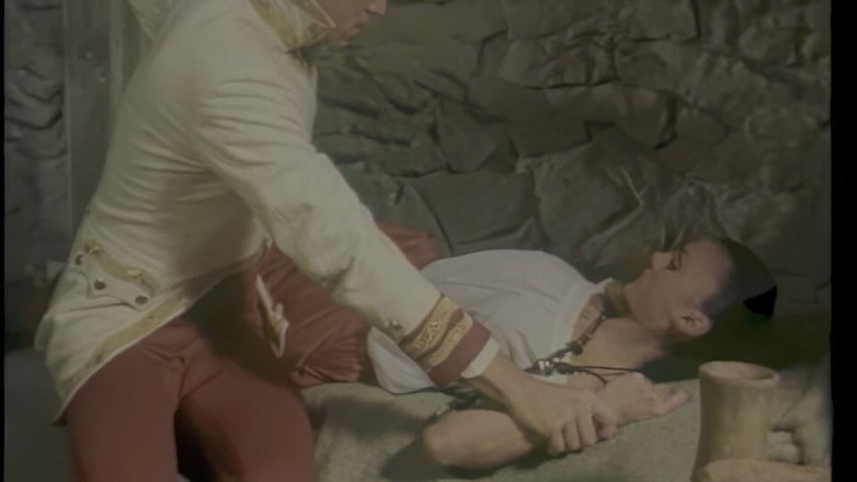 pornitaliangraffiti: 这个熟女对鸡巴的渴望在监狱里丝毫没有减退