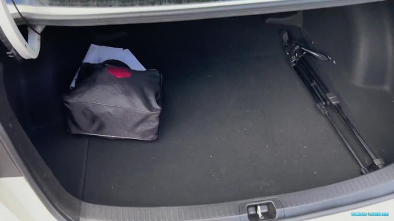 Ticklish Chubs: Mistr Matt Prosí o milost!