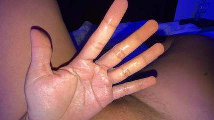 EMY_AND_JONH: Ik doe dit de hele dag omdat ik altijd alleen...