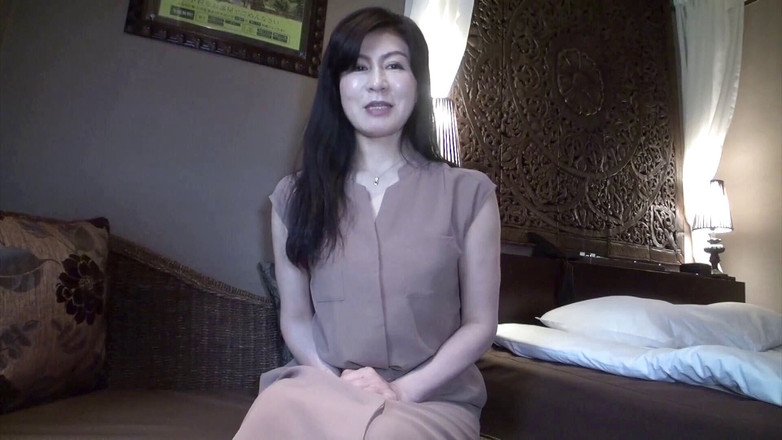 Japan Lust: Fusk japansk MILF squirter i ett motellrum