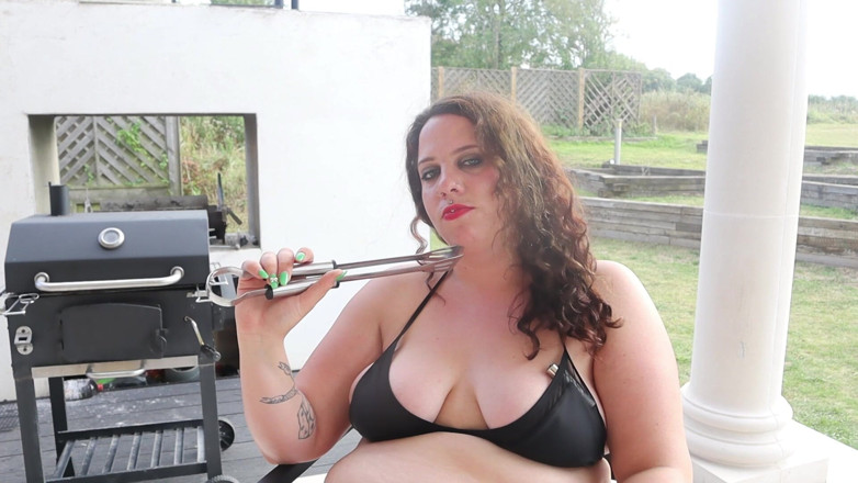 Goddess Kinx: Barbecue de bite
