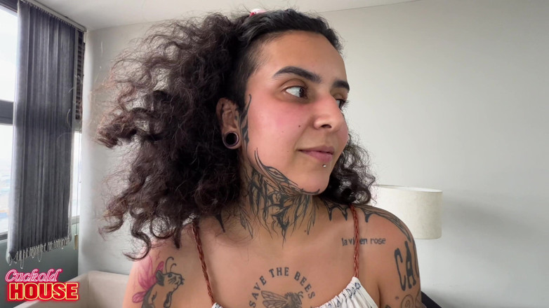 CuckoldHouse: Diese Sehr Unartige Verheiratete Frau, Die Sich Gar Nicht Rasiert,...